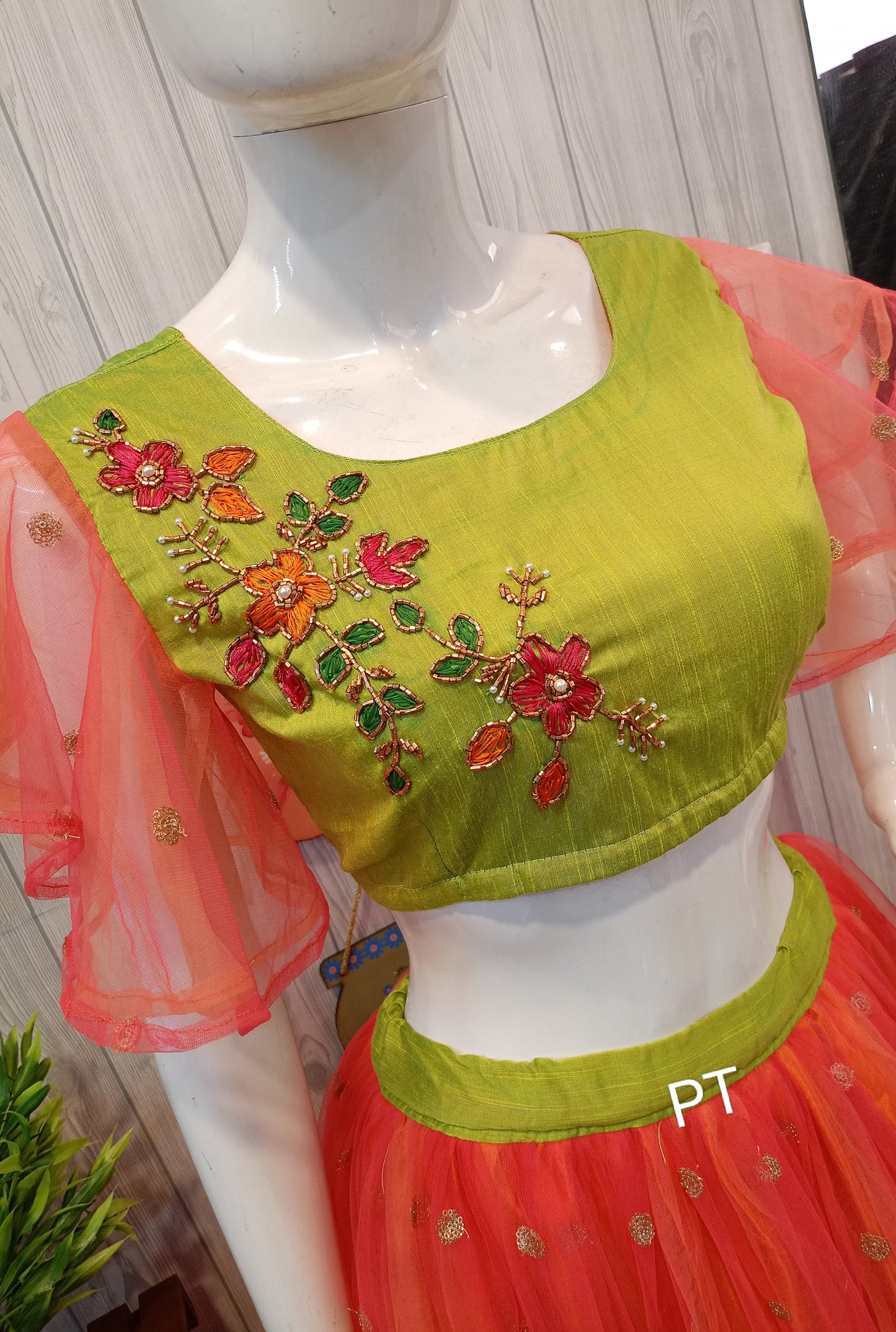 Lehnga Choli dress for both mom and daughter ๐