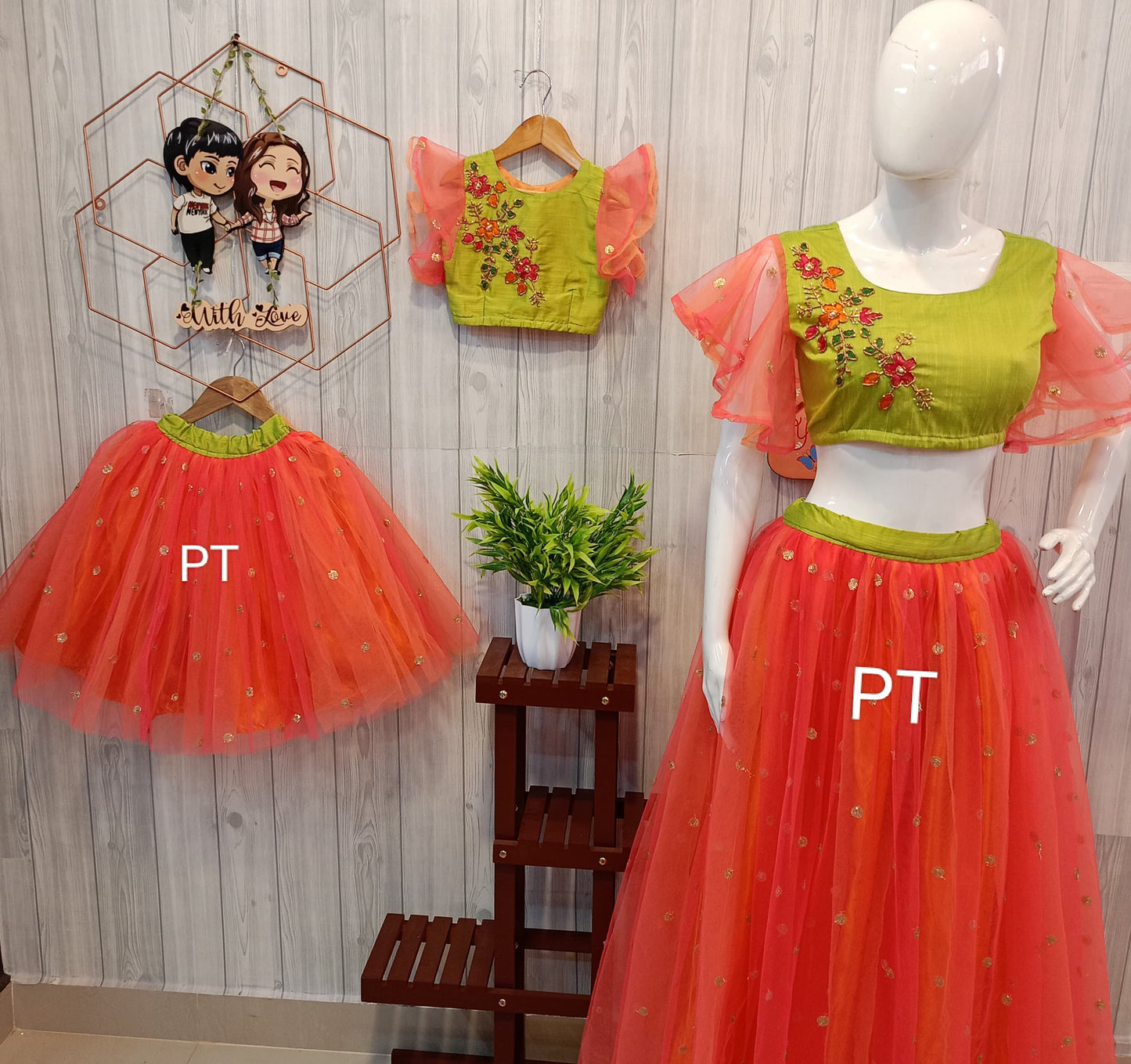 Lehnga Choli dress for both mom and daughter ๐