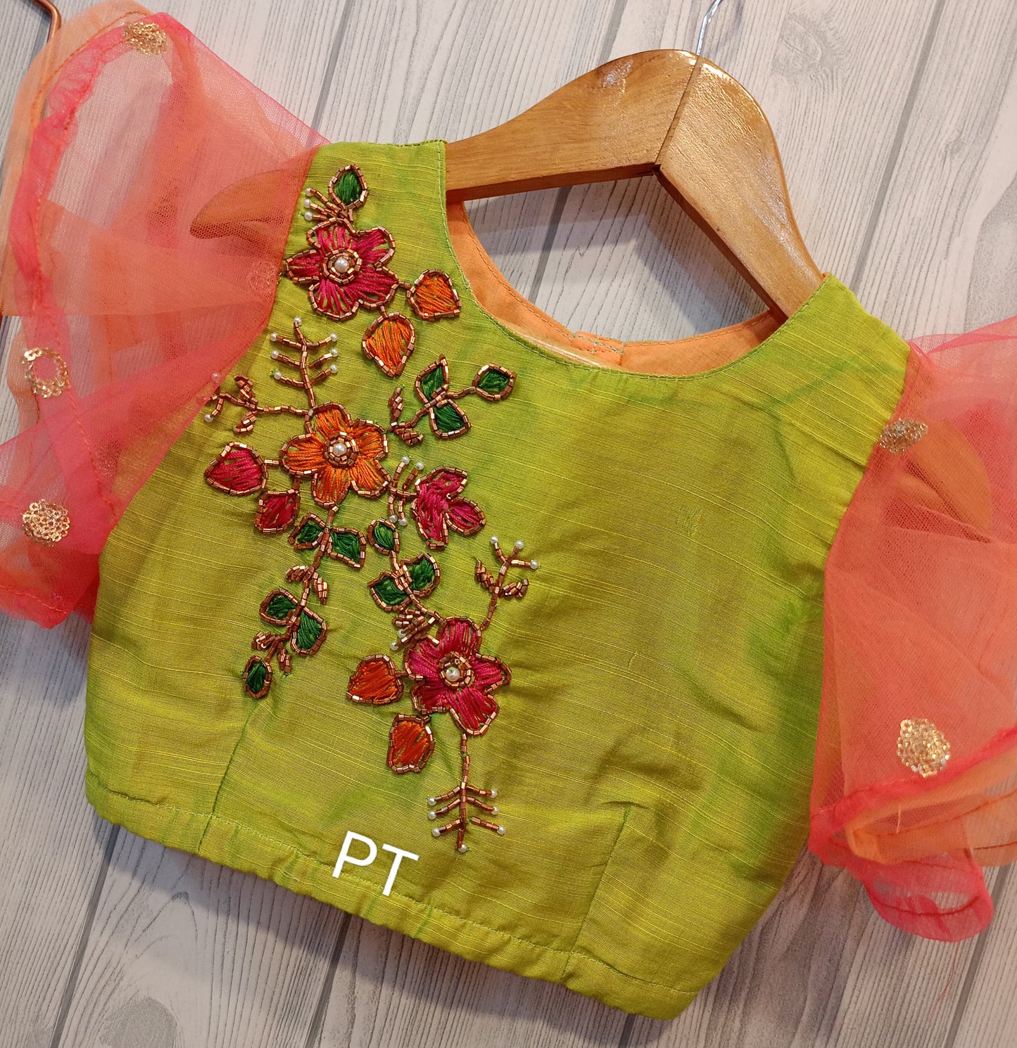 Lehnga Choli dress for both mom and daughter ๐