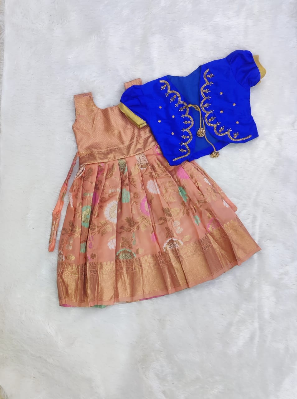 Elegant Pattu Pavadai β Traditional Silk Frock with Aari Embroidery for Girls β¨π
