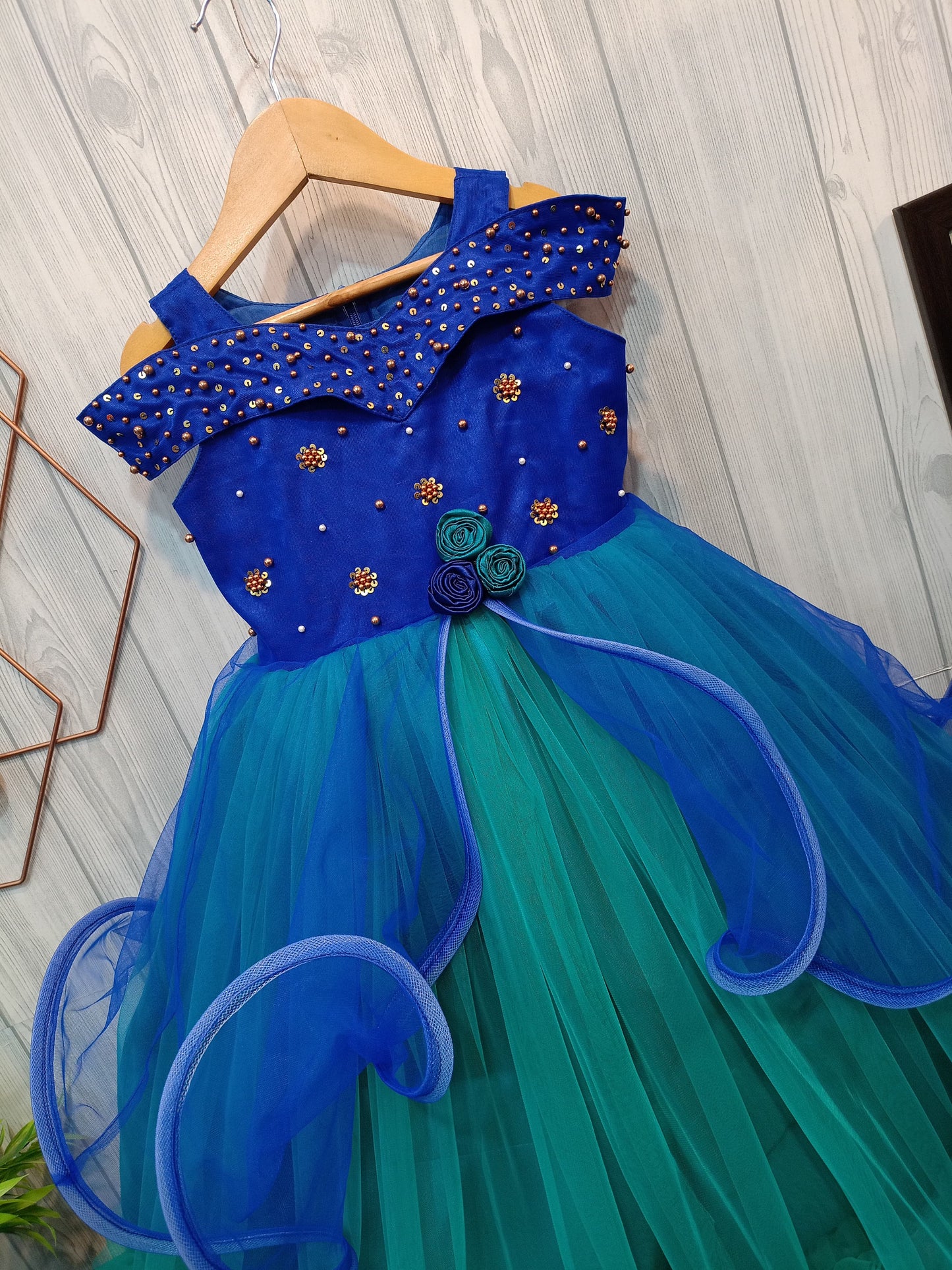 Wing Layered Birthday Dress for Girls - A Magical Look for Your Princess!