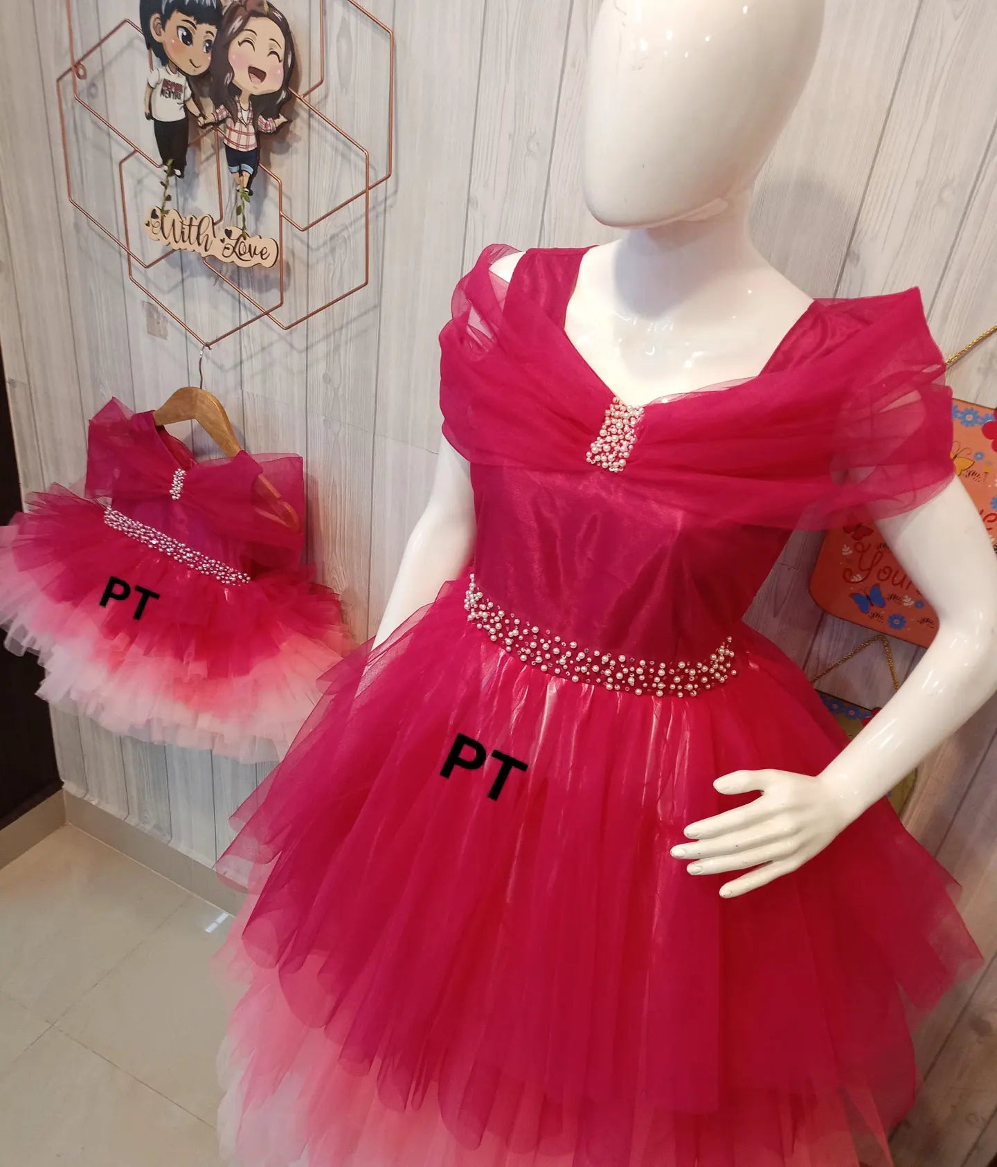👩👧 Elegant Multi-Layered Double Color Mother-Daughter Birthday Dress Combo 👗✨