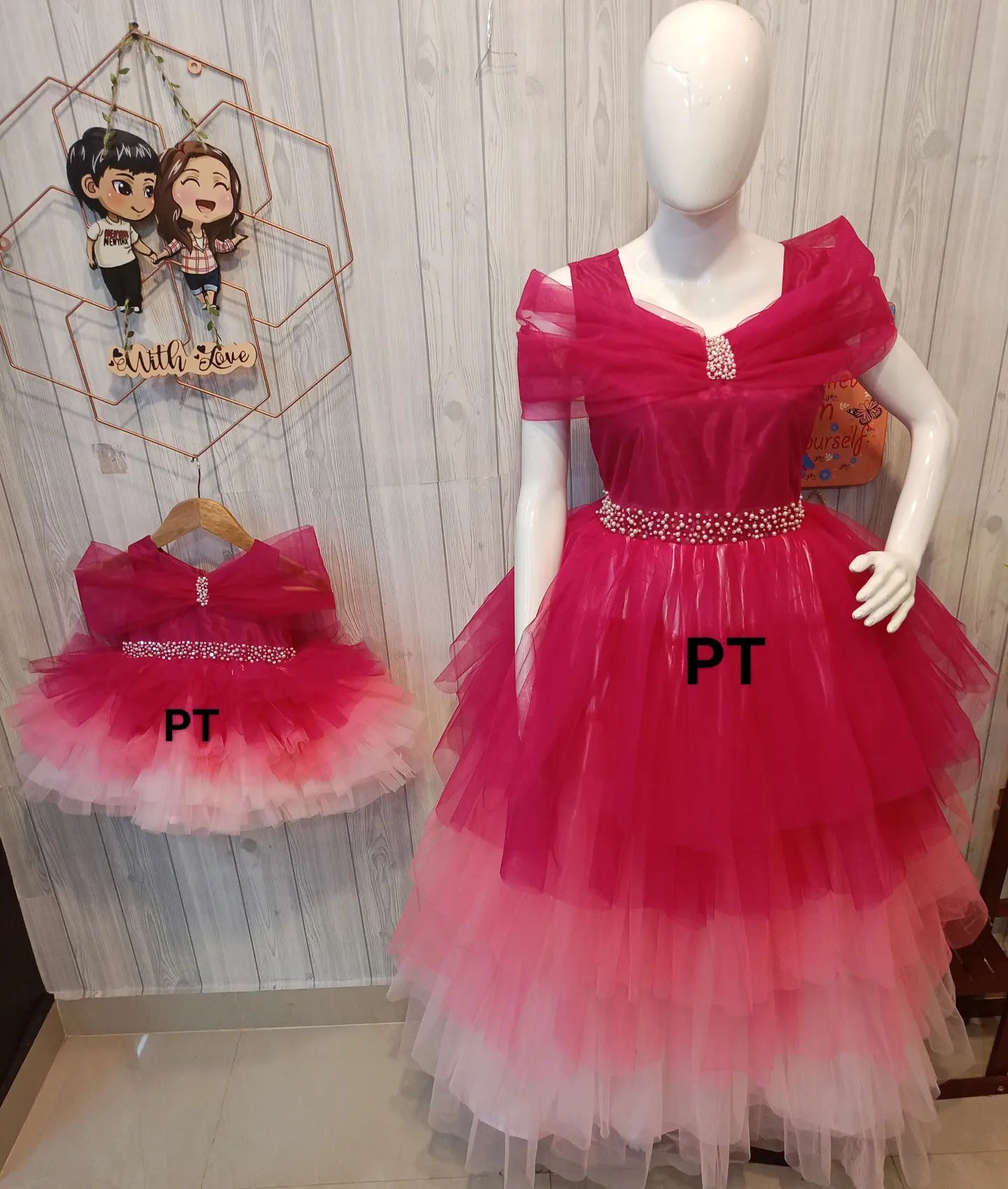 👩👧 Elegant Multi-Layered Double Color Mother-Daughter Birthday Dress Combo 👗✨