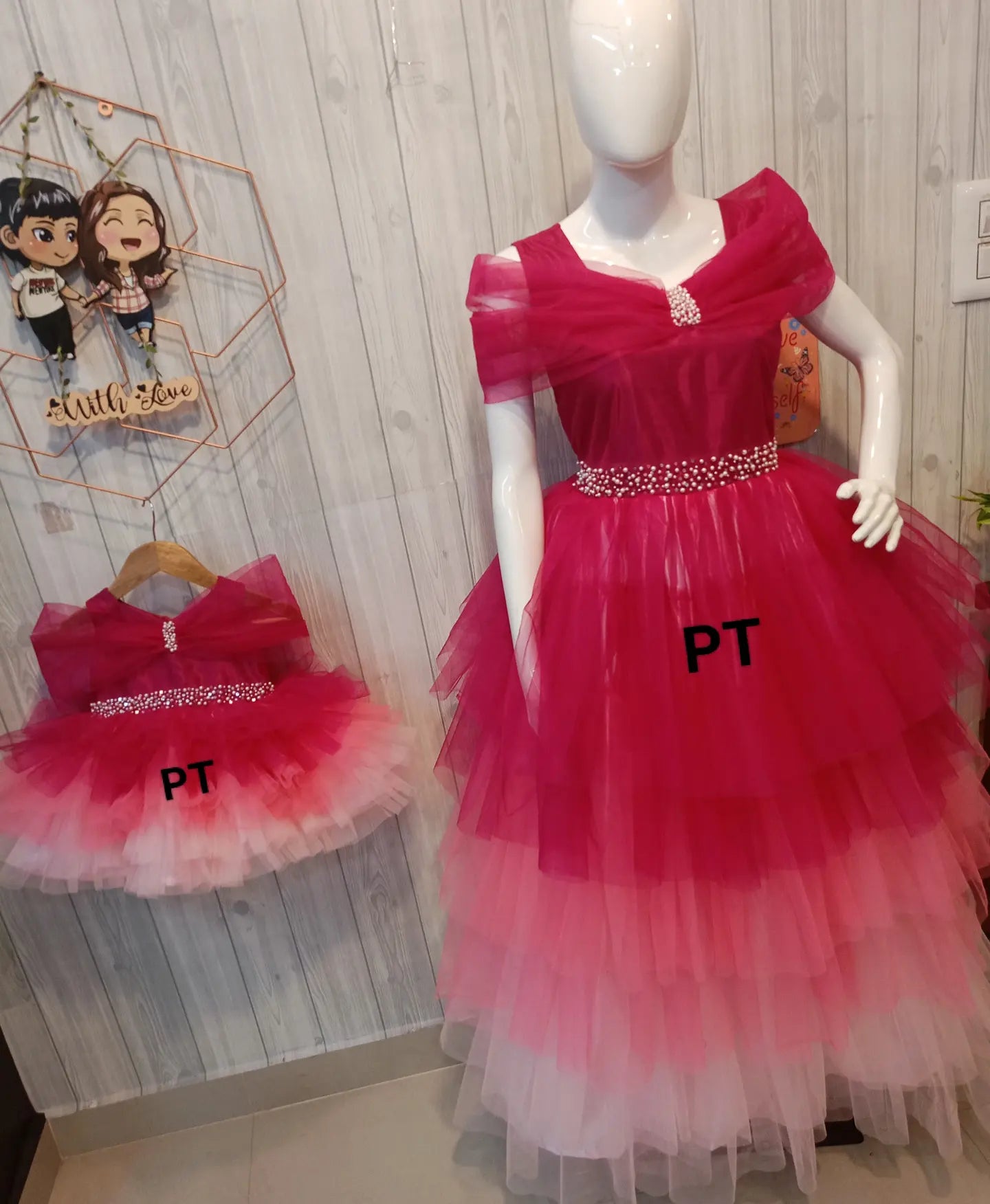 👩👧 Elegant Multi-Layered Double Color Mother-Daughter Birthday Dress Combo 👗✨