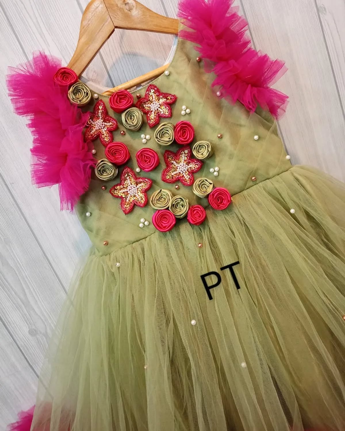 Beautiful and Elegant Partywear Dress | Beautiful Flowers 💐 Dress | Birthday Dress | Mom Daughter Combo ❤️