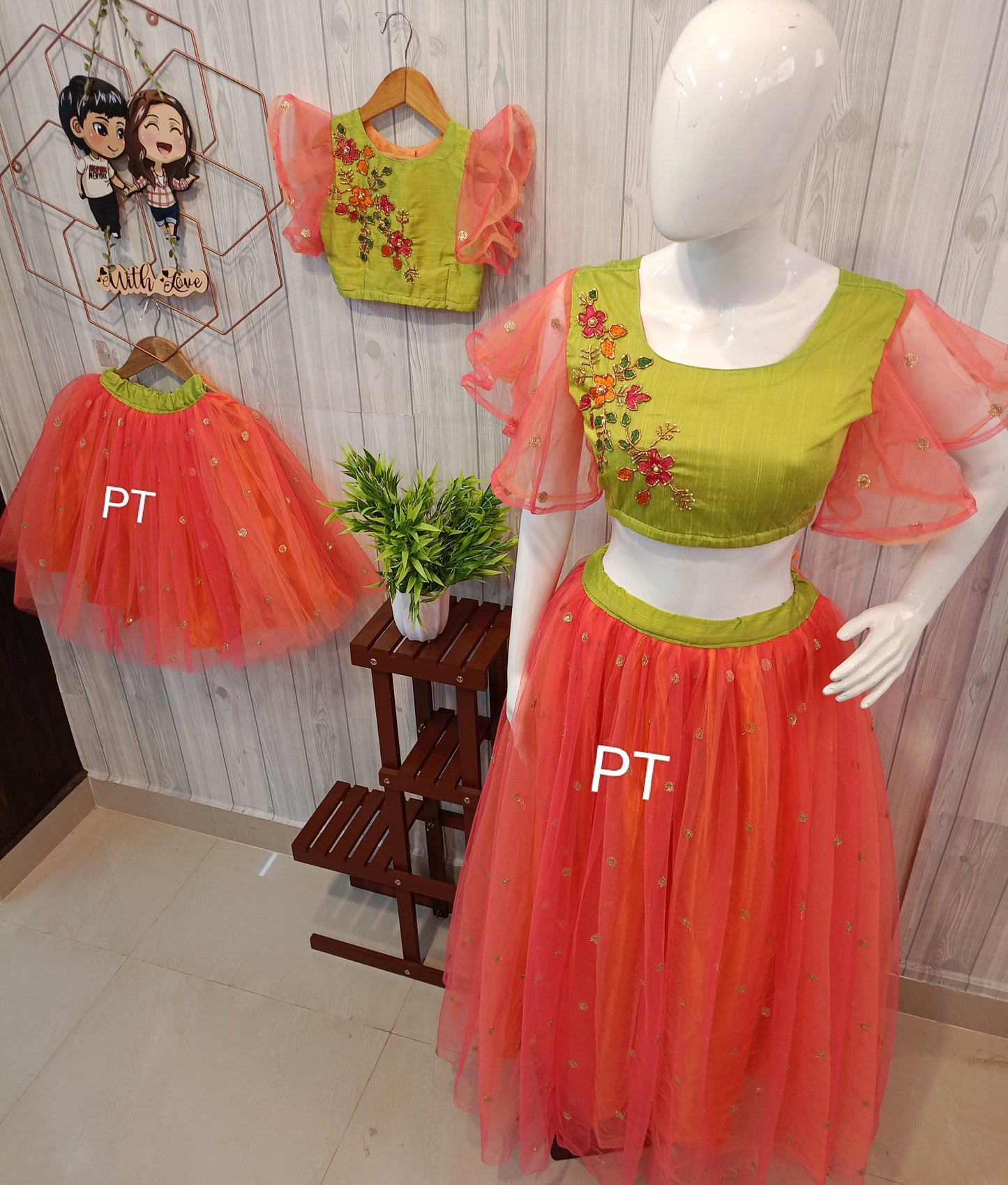 Lehnga Choli dress for both mom and daughter 💕